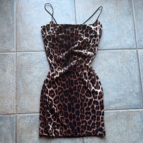 Nasty Gal Dresses & Skirts - Nasty Gal Leopard Print Spaghetti Strap Velvet Dress. Size 2